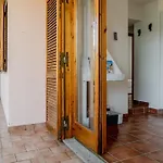 Guesthost - Bright Near La Pelosa Beach, Wifi & Parking! Stintino