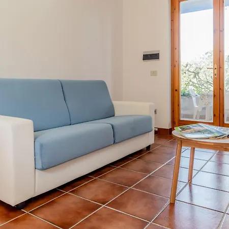 Guesthost - Bright Near La Pelosa Beach, Wifi & Parking! Stintino