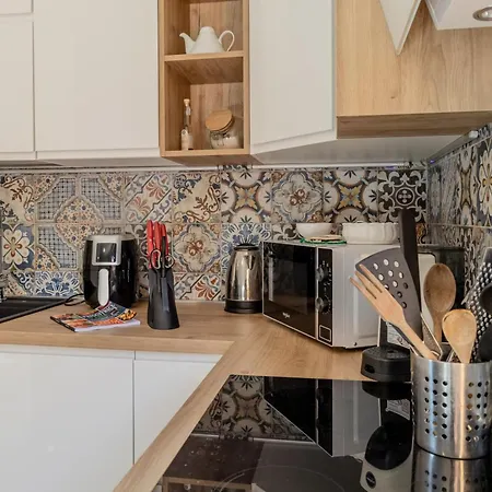 Apartamento Guesthost - Bright Near La Pelosa Beach, Wifi & Parking!