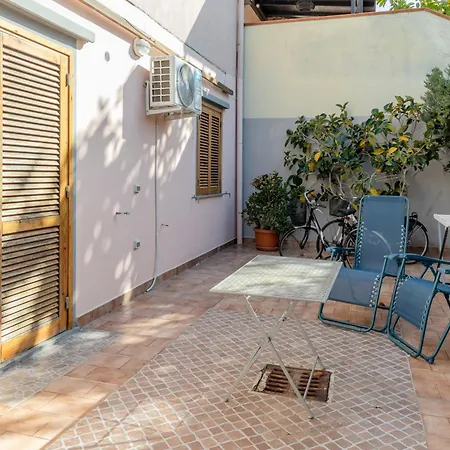 Apartamento Guesthost - Bright Near La Pelosa Beach, Wifi & Parking! Stintino