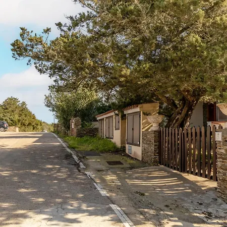 Apartamento Guesthost - Bright Near La Pelosa Beach, Wifi & Parking!
