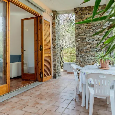 Guesthost - Bright Near La Pelosa Beach, Wifi & Parking! *