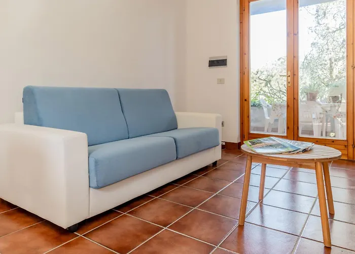 Guesthost - Bright Near La Pelosa Beach, Wifi & Parking! Stintino