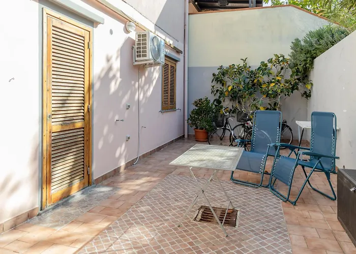 Apartment Guesthost - Bright Near La Pelosa Beach, Wifi & Parking! Stintino